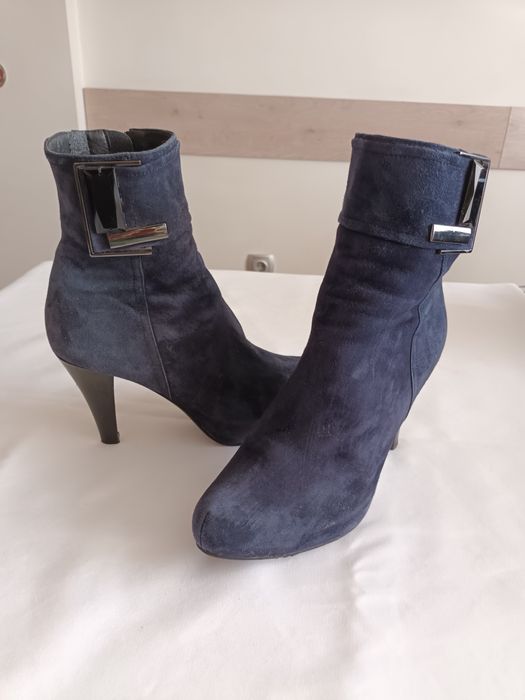 Боти елегантни официални.