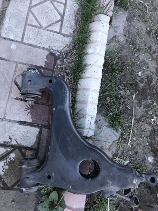 Продам запчасти на мерседес W210
