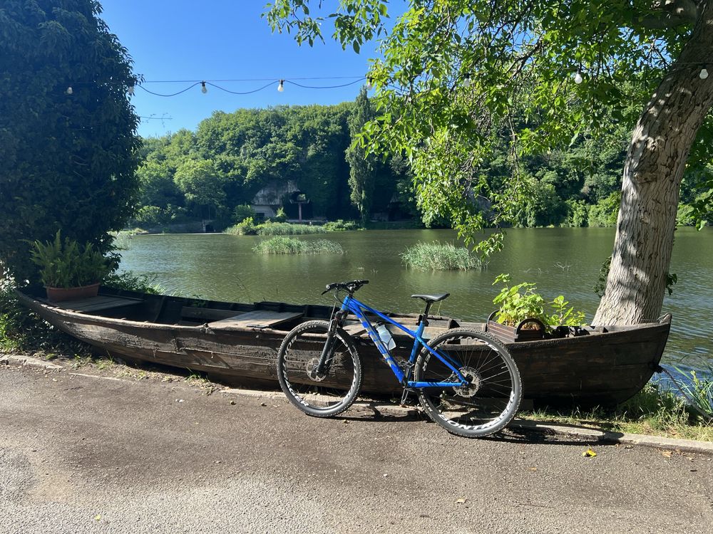 Продавам TREK  X-CALIBER 9 L размер