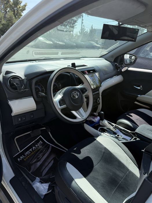 Toyota rush 2020 1,5l