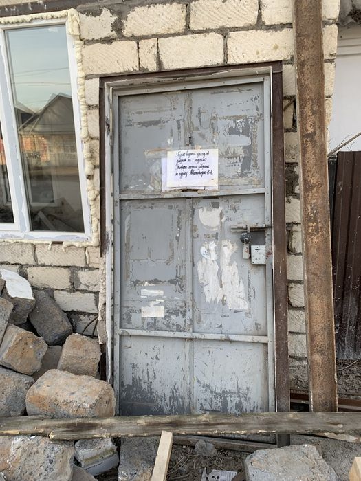 Железная дверь с замком продам