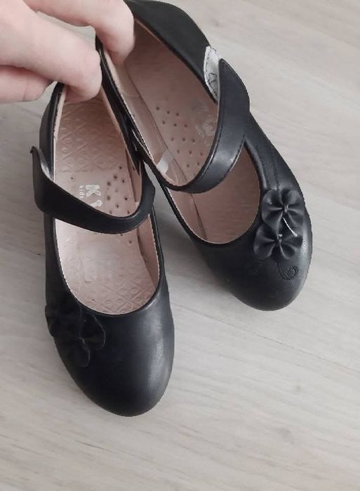 Pantofi nr 32 cei roz cadou