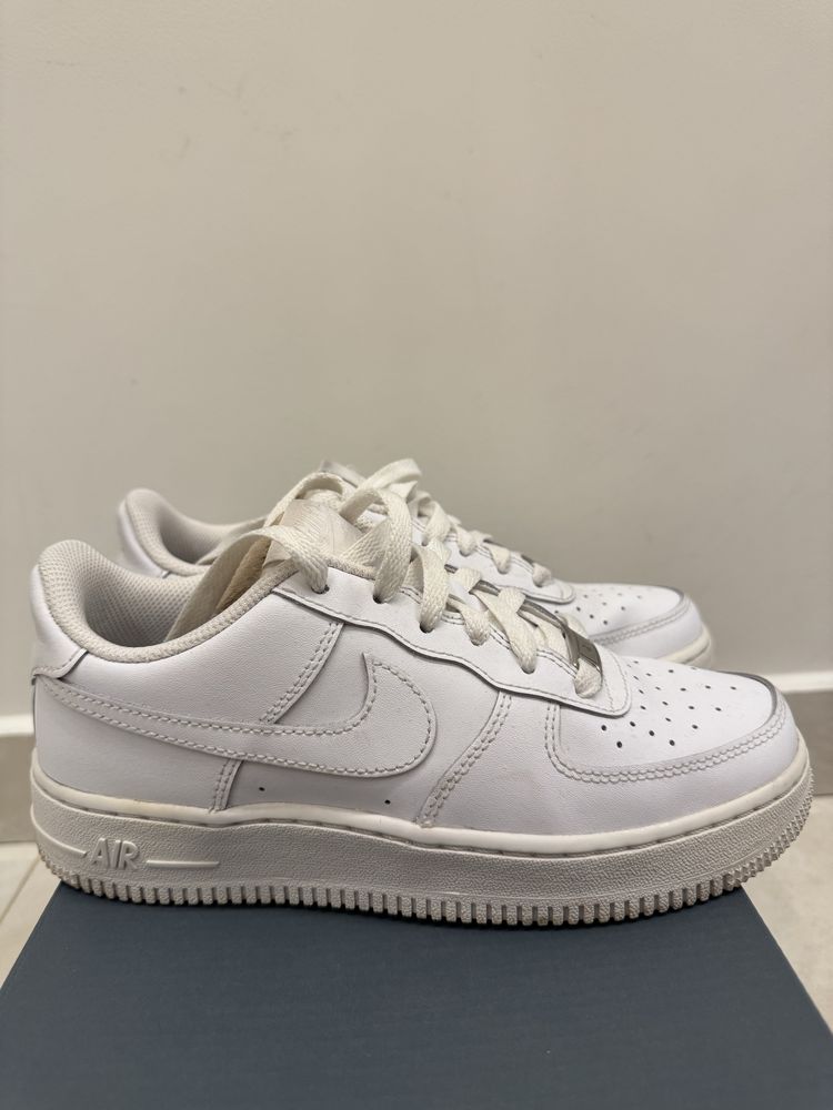 Кецове Nike, New Balance, Guess
