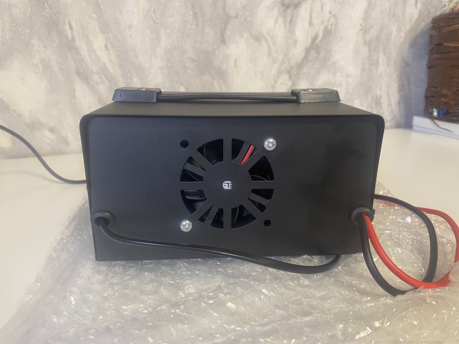 Încărcător inteligent pentru baterii auto și moto 12V/24V – Model 400A