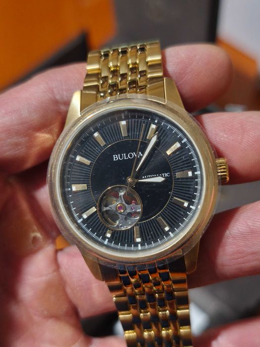 Нов автоматичен часовник Bulova -2бр