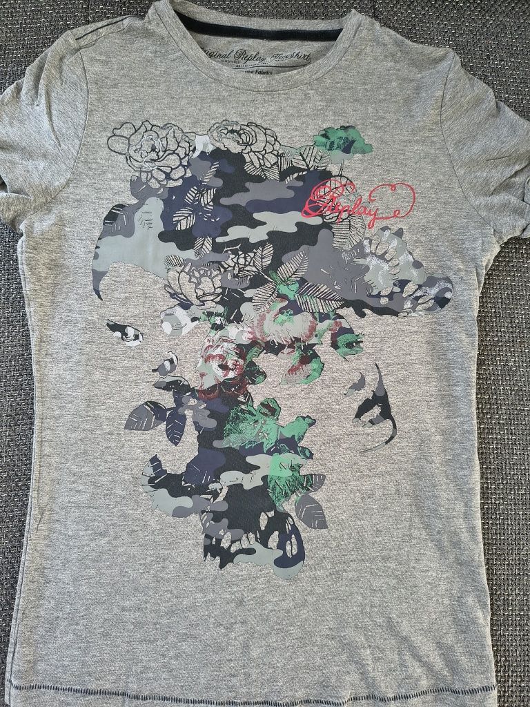 Tricou nou Replay