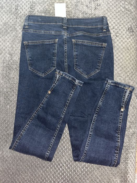 Чисто нови тъмносини дънки на марката Reserve тип молив