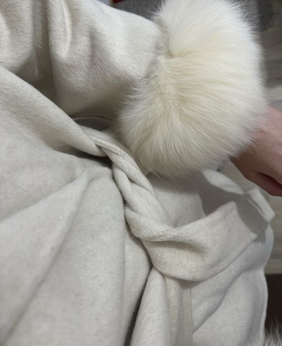 Scurta de lana ivory