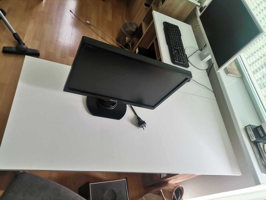 Ъглово Бюро - Подходящо за 2ма