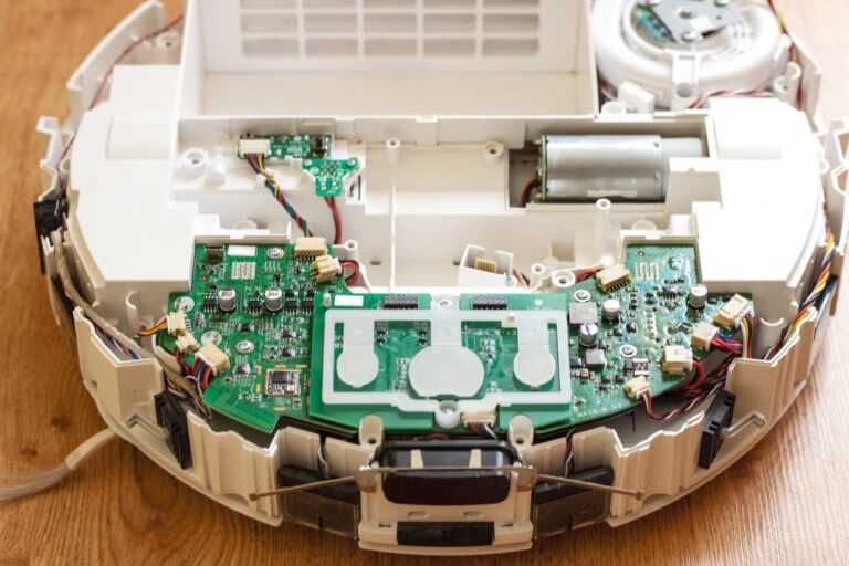 Service reparatii roboti casnici aspirator mop spalat geamuri | iDroid