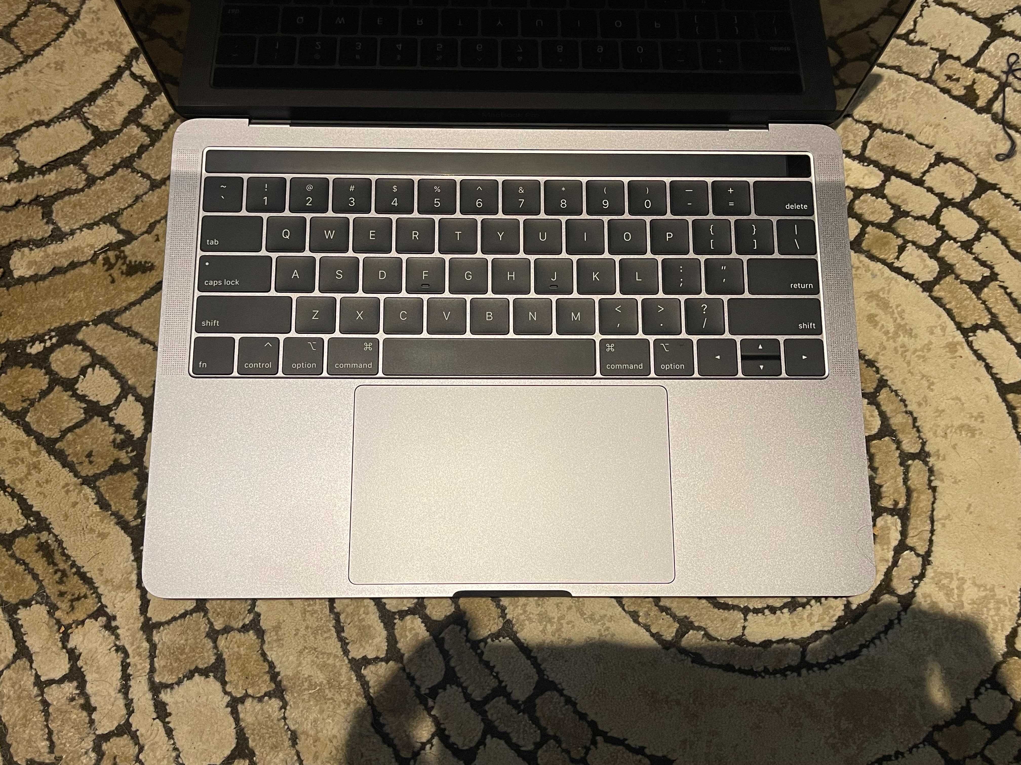 MacBook Pro 13'', 2018, 16BG + 1 TB Storage