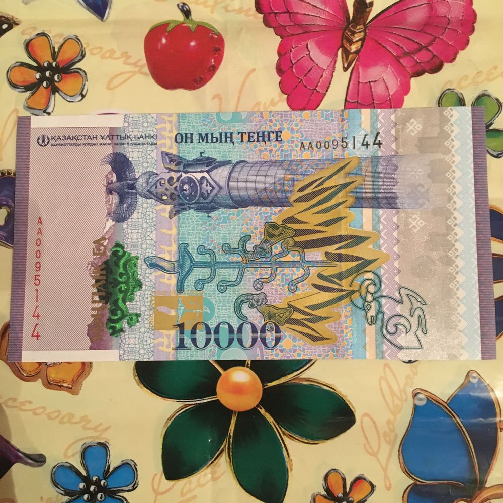 Купюра 10000 с Н. Назарбаевым