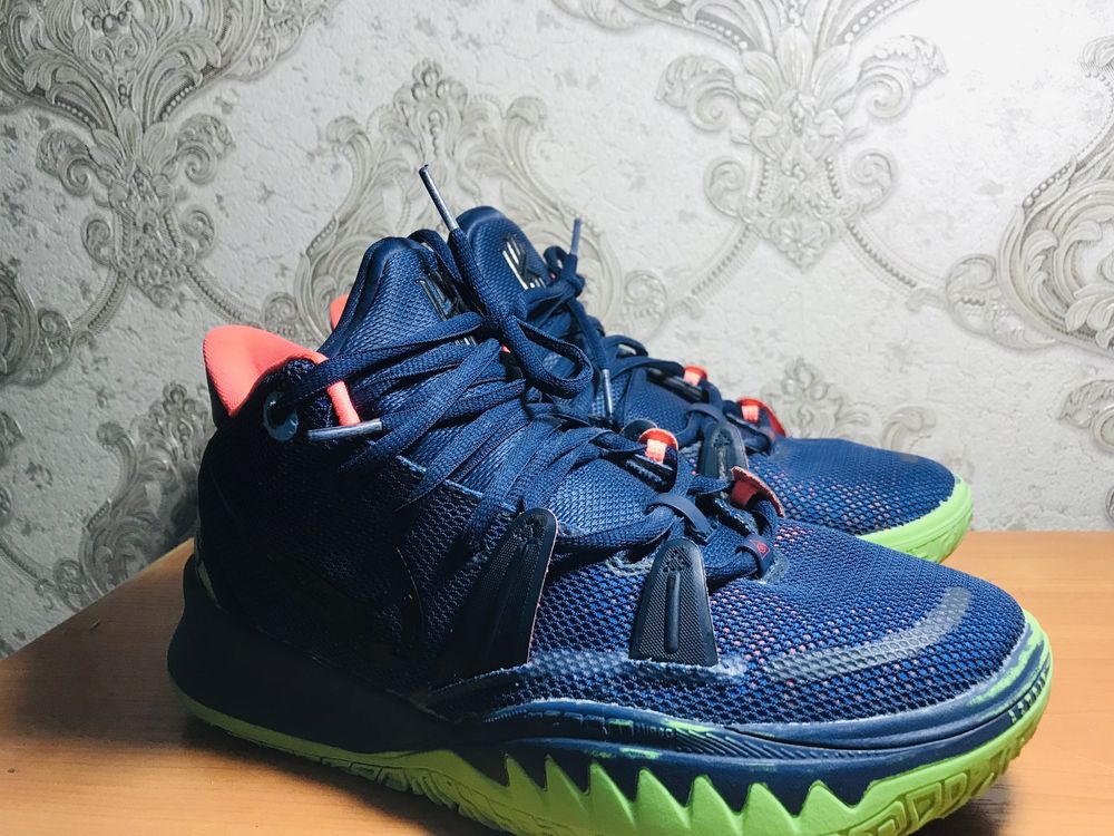 Продается KYRIE 7