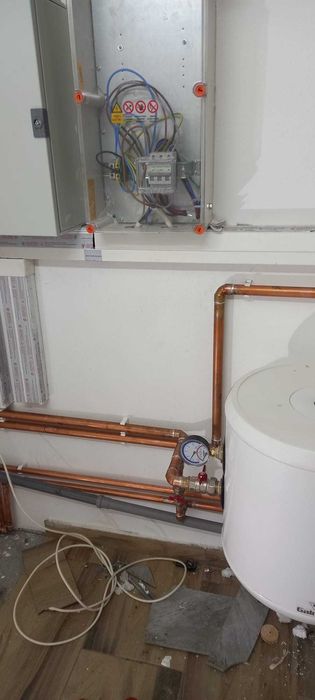 Instalator non stop!Execut lucrari de interventii avari sanitare.