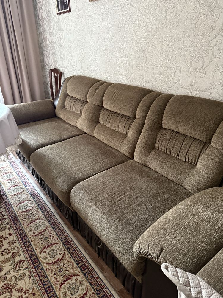 Продам уголок отдыха (диван + кресло)