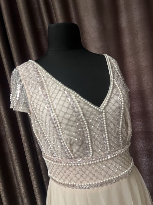 Елегантна дълга рокля Lace & Beads с пайети и перли