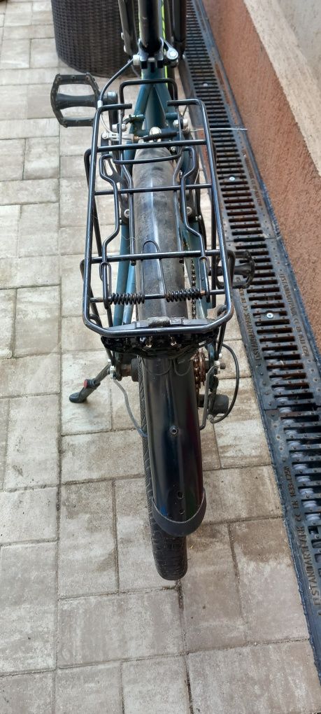 Bicicleta de mers prin oras (B-Twin cu roti 24'')
