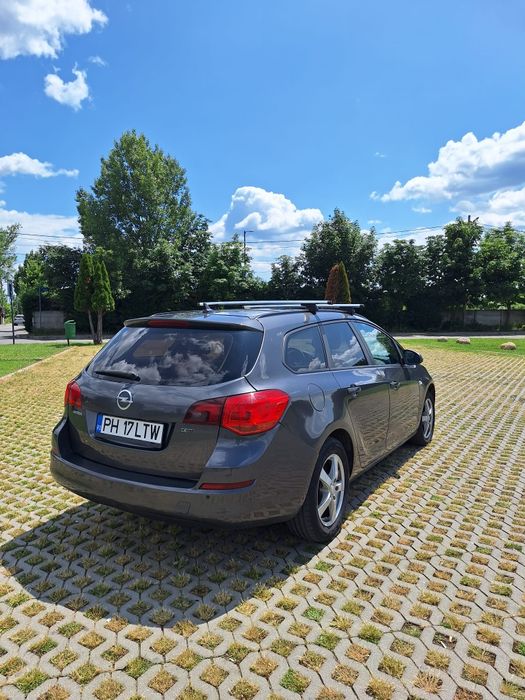 Opel Astra J 2012