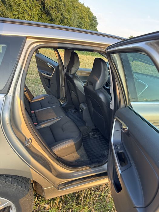 Volvo xc60 D4 2.0D 180cp IMPECABIL