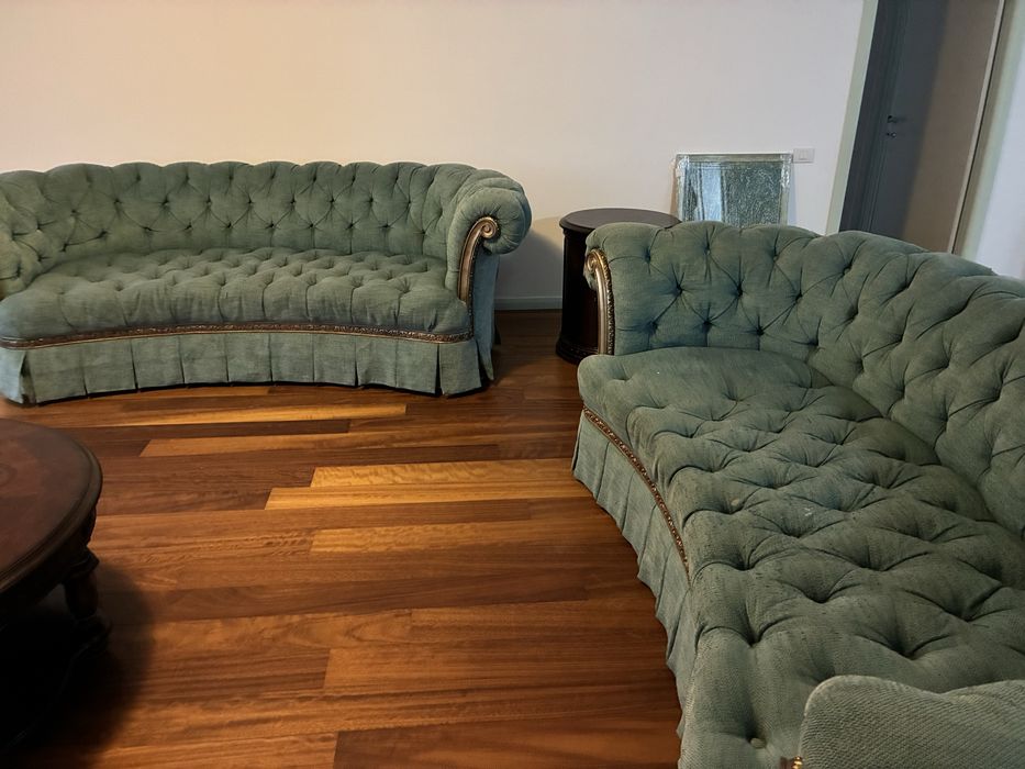 Vand urgent set de 2 canapele super elegante in stare foarte buna!