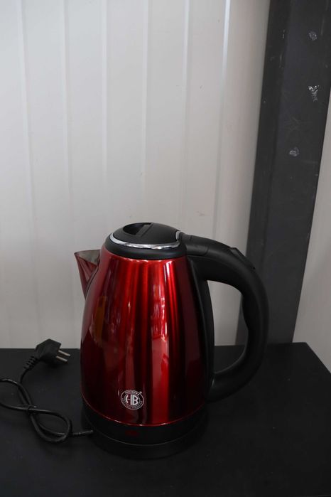 Електрическа кана Herzberg 1,8 L