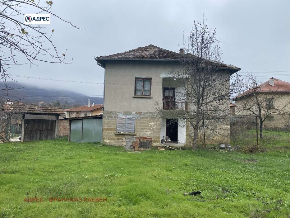 Къща в Враца, област-с.Ослен Криводол площ 146 цена 120000