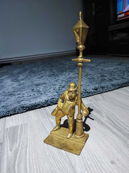 Statueta din cupru, un betiv