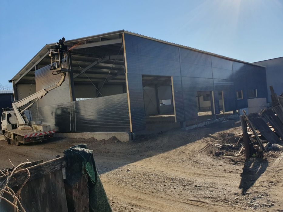 Vand hale metalice industriale asigură transport