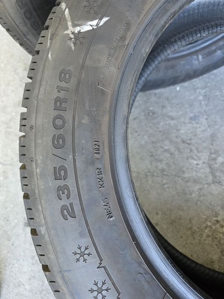 235/60/18 DUNLOP 4бр