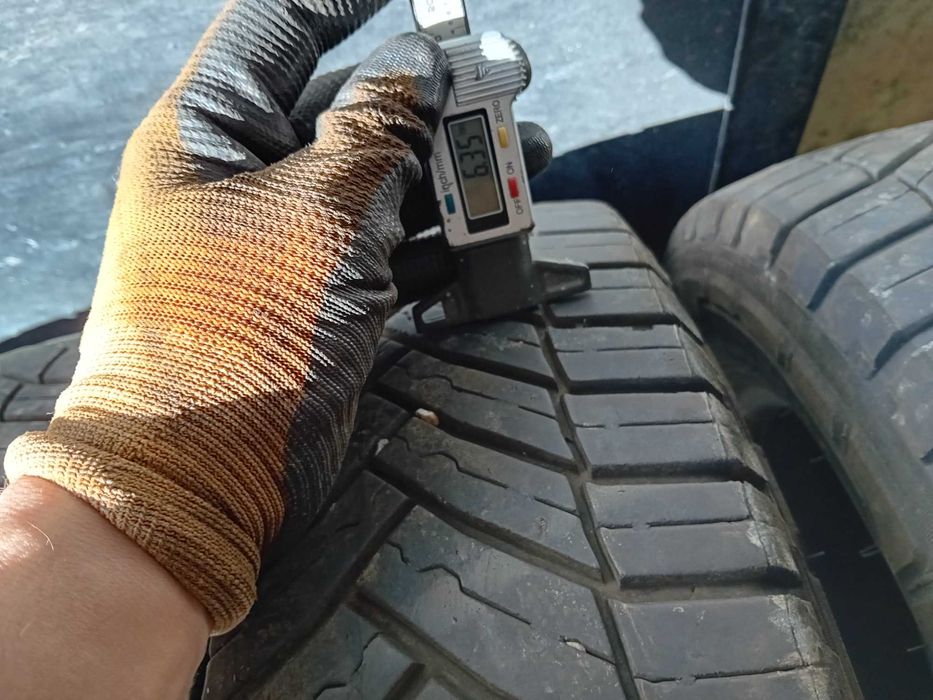 4бр.всесезонни гуми Michelin 215 65 16C dot0221