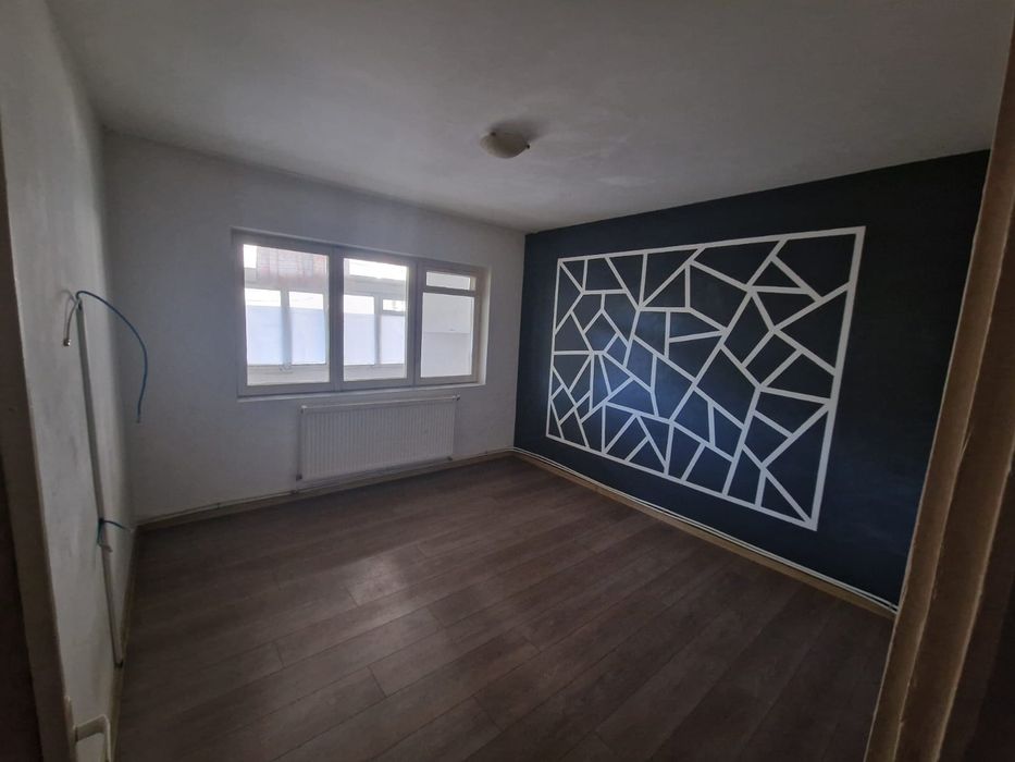 Vând apartament bloc k2