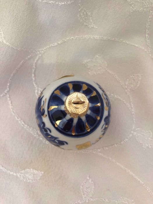 Стара руска порцеланова топка за елха кобалт и злато Гжельский фарфор.