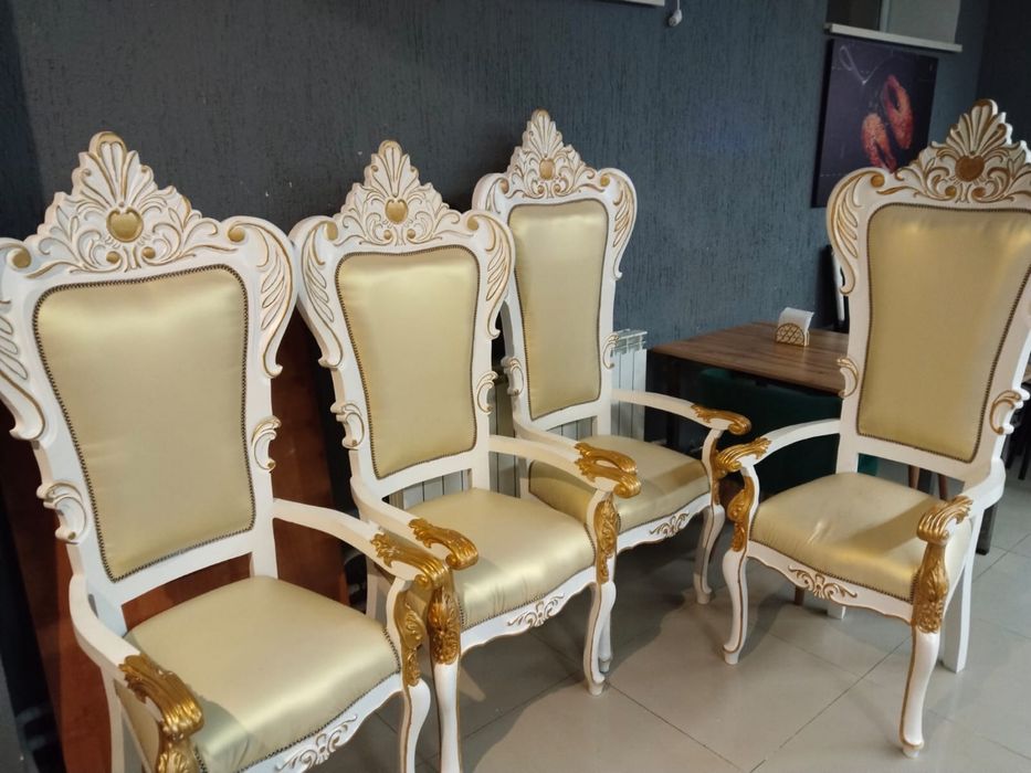 Трон жених и невеста