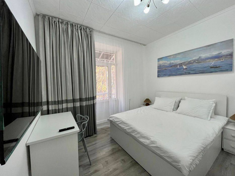 Сдается 2-х комнатная квартира в легендарной «Сталинка», метро Ойбек