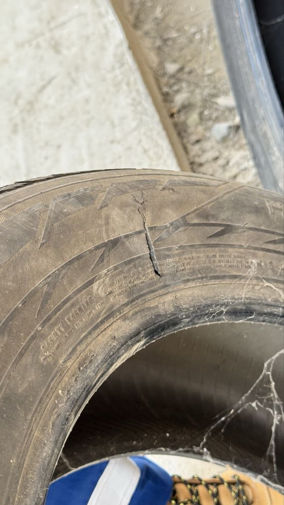 Продам Шины 275/55/R19