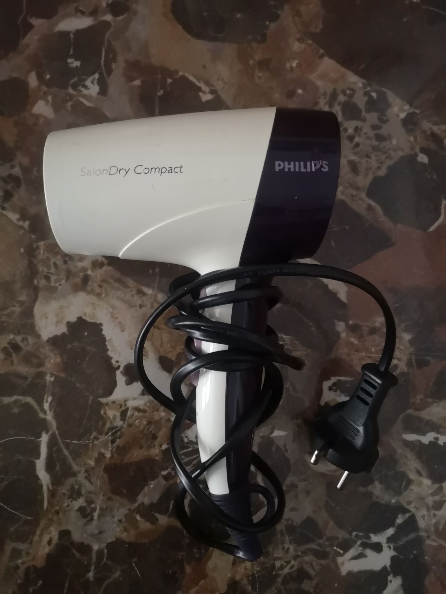 Uscător de par Philips salon dry compact