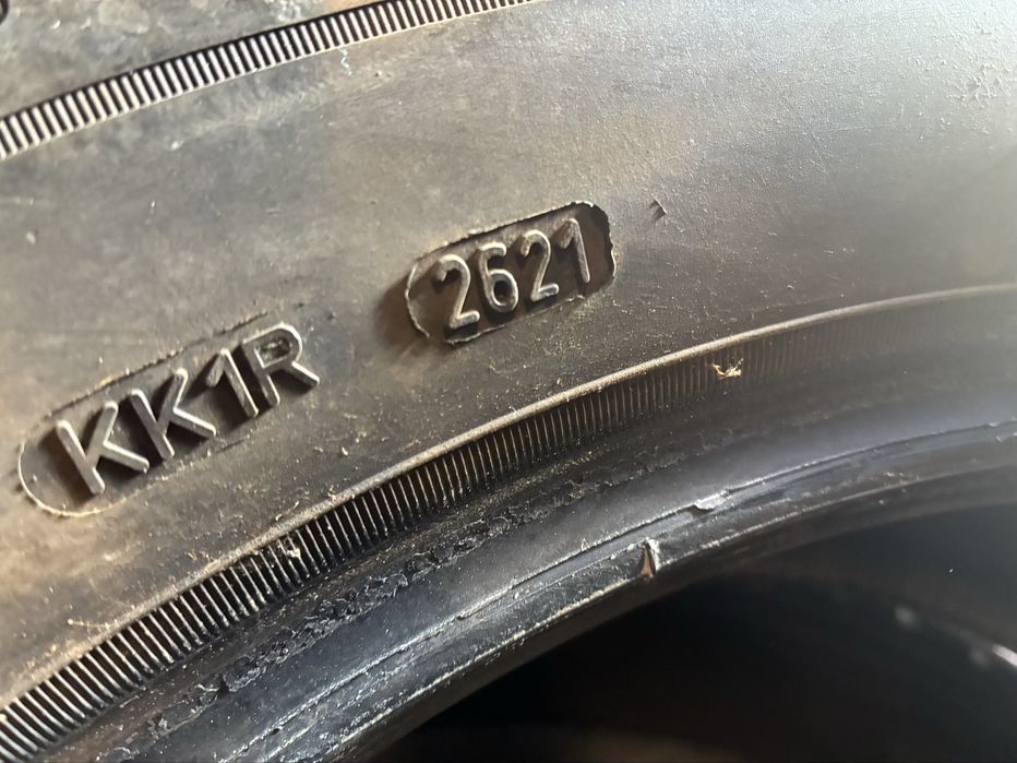 235/60/18 Дънлоп Зимни