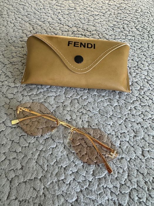 Слънчеви очила Fendi