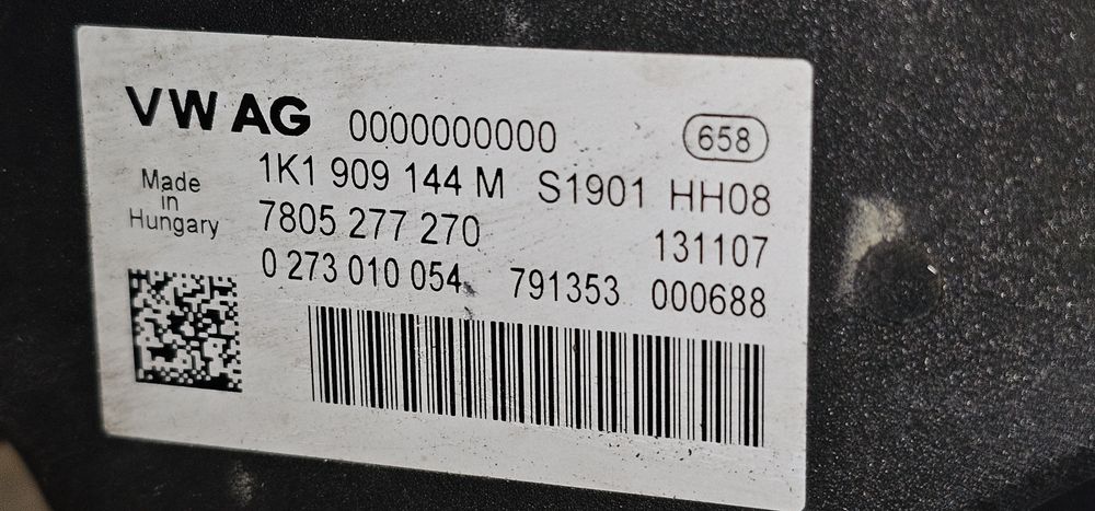 Casetă Passat B6/Golf 6/Touran/Audi A3/Seat/Octavia 2 cu  4 PRINDERI