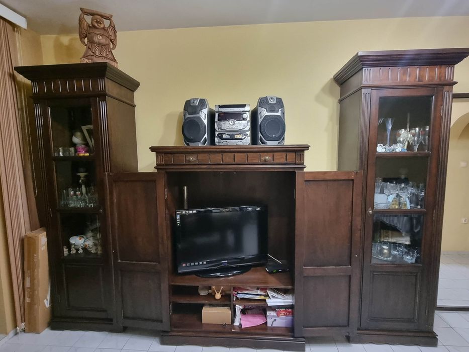 Продава масивна секция