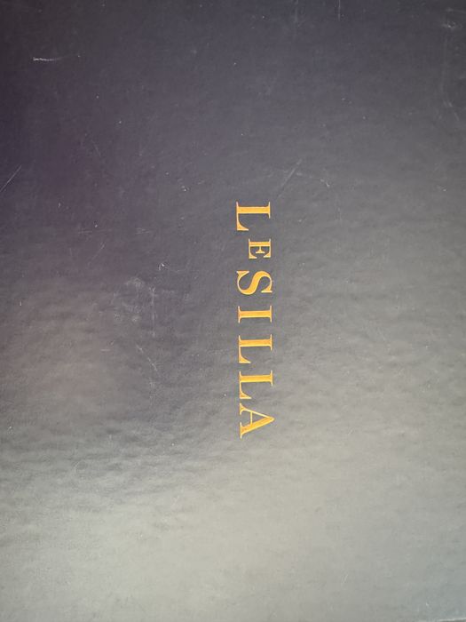 Vând sandale Le Silla noi, mărime 37