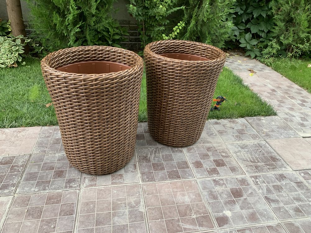Плетеные кашпо из ротанга