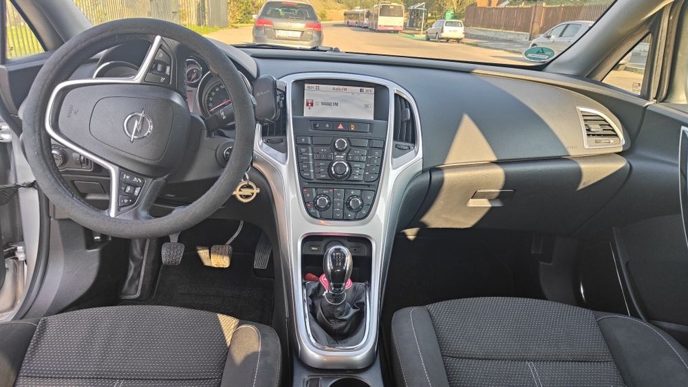 Vând Opel Astra J , 1.6 benzina 115 cp