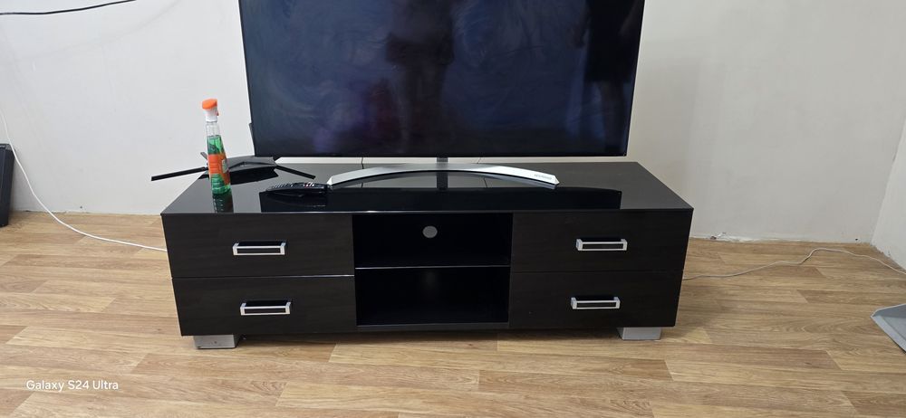 Продам тумбу под телевизор