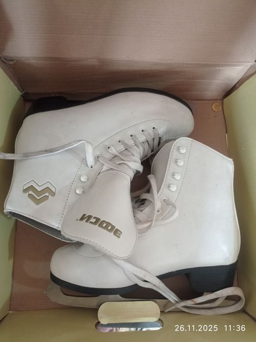 Срочно продам коньки