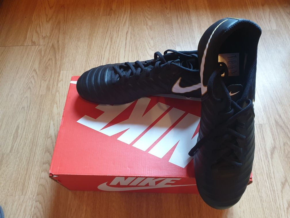 Ghete de fotbal Nike Tiempo Noi Originali!!