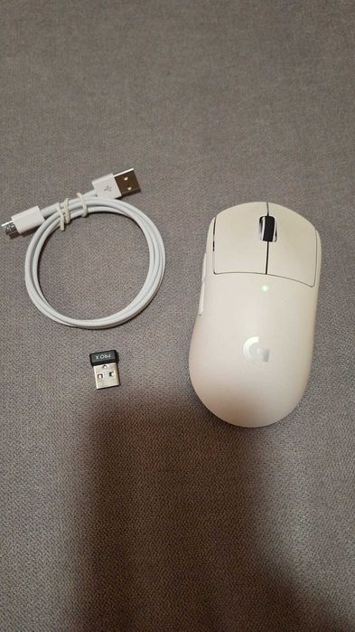 Logitech PRO X Superlight Alb – 63g, Wireless, eSports