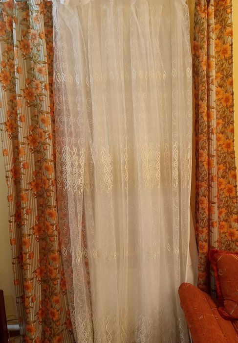 Новые и Б/У готовые занавески высота 2,5м ширина 1шт 85-105см.Цена 1шт