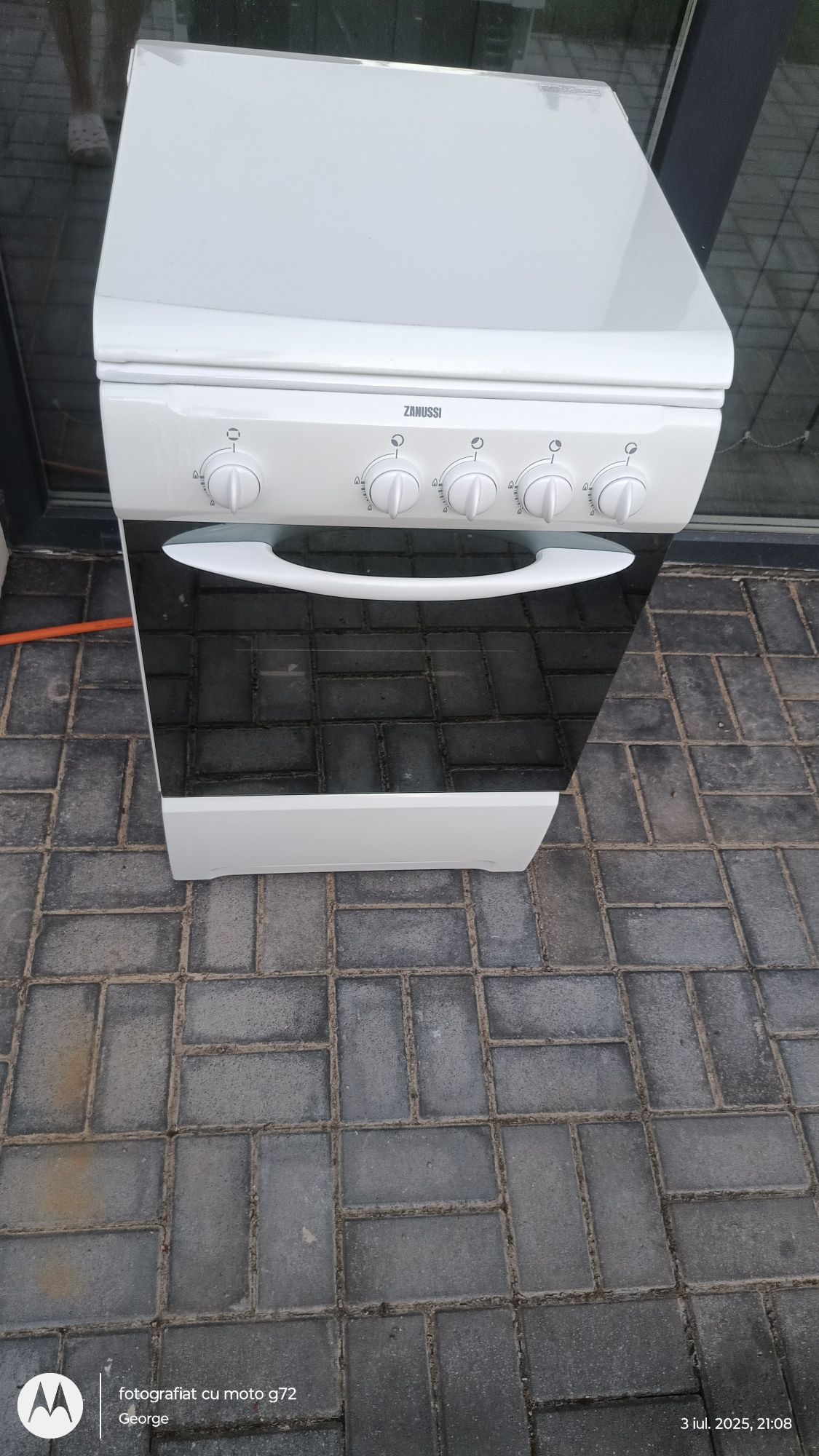 Aragaz ZANUSSI în stare perfectă.