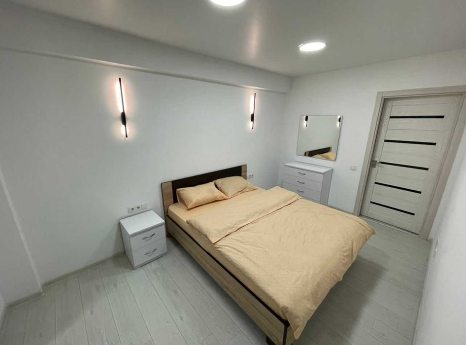 Тристаен имот в Студентски град